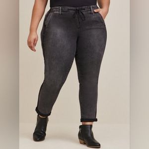 Torrid Size 3 (22/24) Tall Inseam Boyfriend Jeans